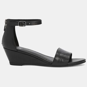 Eileen Fisher Mara Tumbled Leather Wedge Sandal- black. 5.5